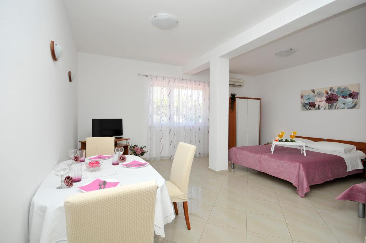 Apartments Roza Trogir Exteriér fotografie